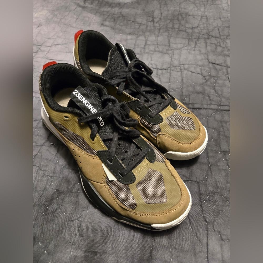 Nike Jordan Air 200E